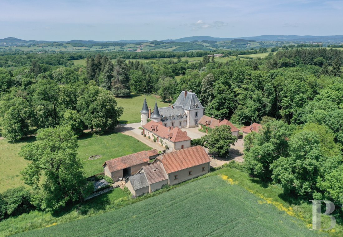 En Saône-et-Loire, dans le sud du Morvan, un château du 19e siècle entouré de son parc dédié à tout projet de tournage - photo  n°5